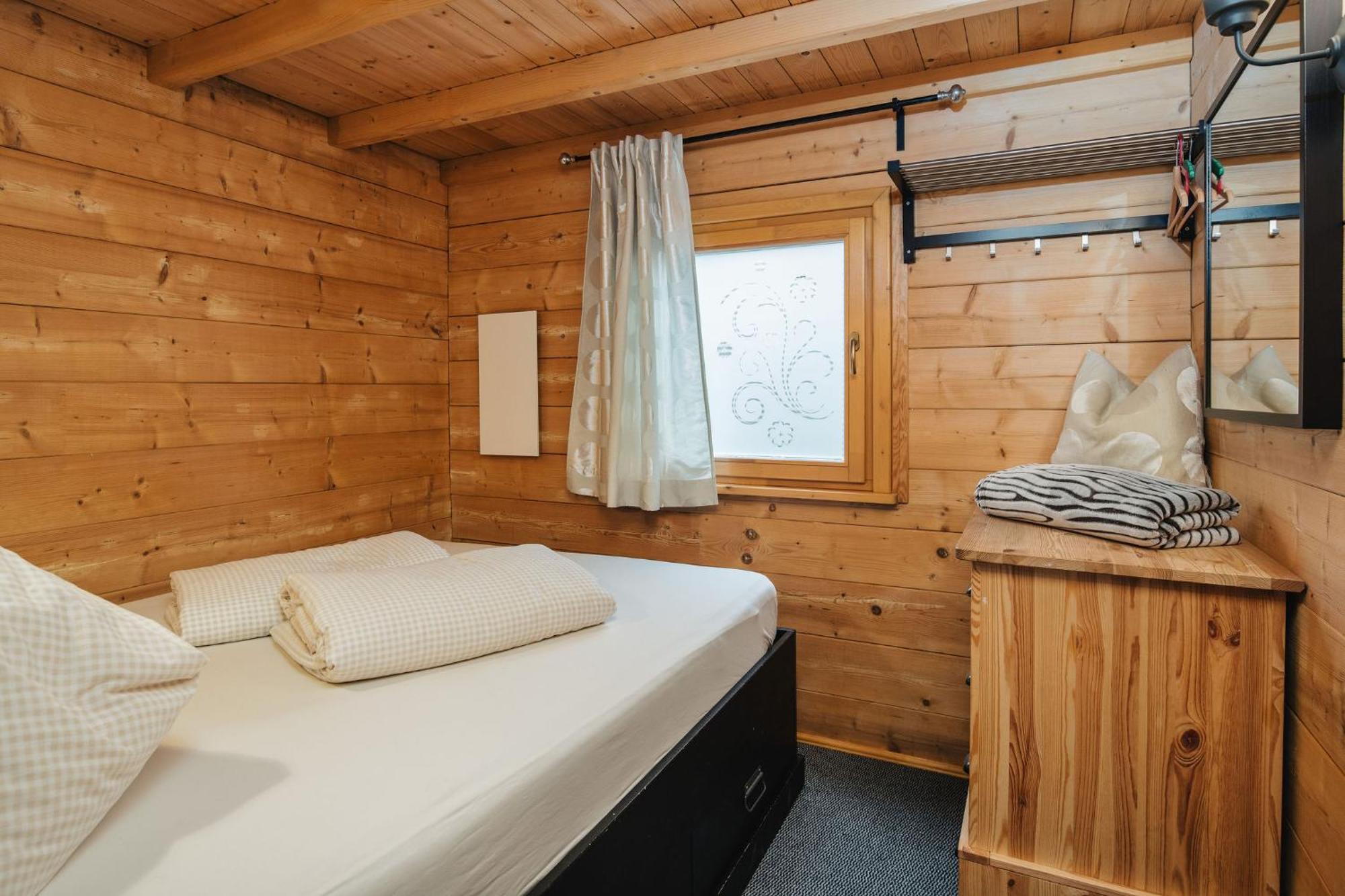 Camping Dreilaendereck Blockhuetten & Apartments Ried im Oberinntal Exterior photo