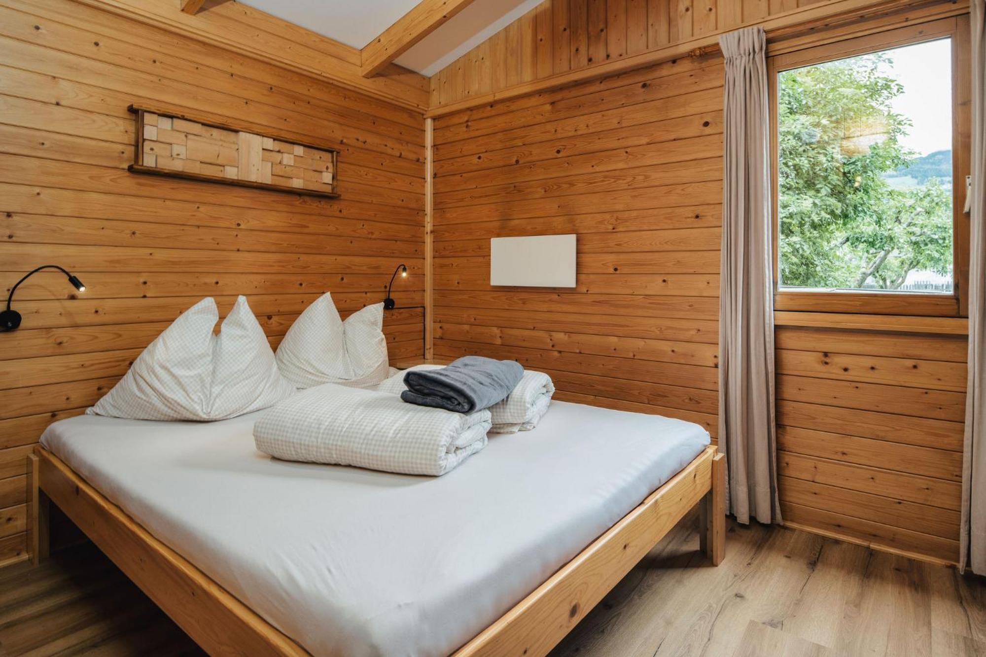 Camping Dreilaendereck Blockhuetten & Apartments Ried im Oberinntal Exterior photo